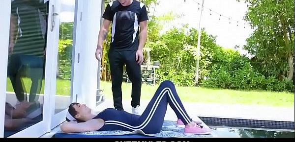  This yoga MILF is ready for some intense workout - Lexi Luna